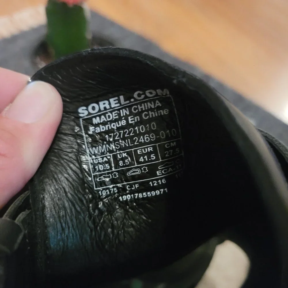 Sexy Cross Sorel Pumps - Picture 5 of 8